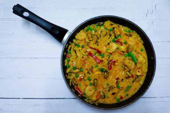 ¿Cómo hacer una paella de pollo?